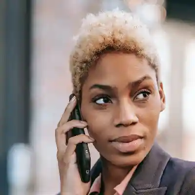 Melisa Deschamps se siente feliz por nuestros servicios de SEO